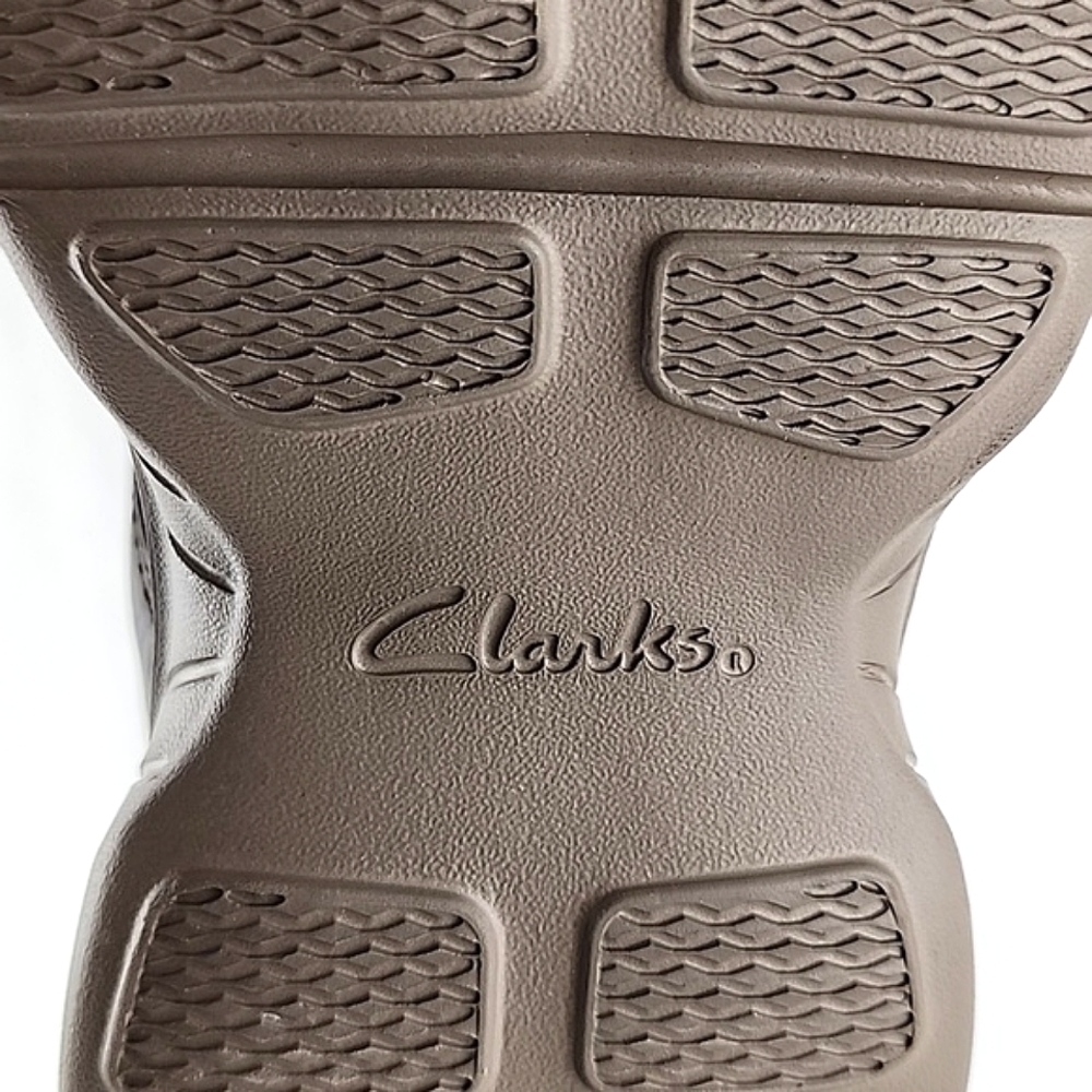 Clarks Brown Leather Fisherman Sandal with Tan Accent - Picture 12 of 16